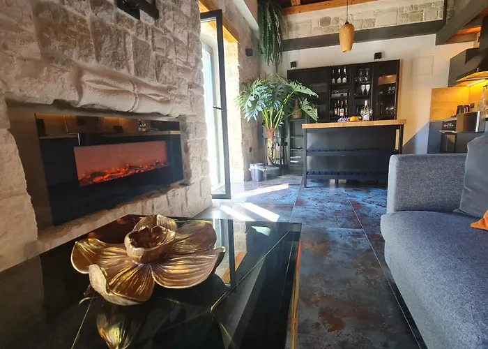 Bugenwilla Βίλα Kaštela